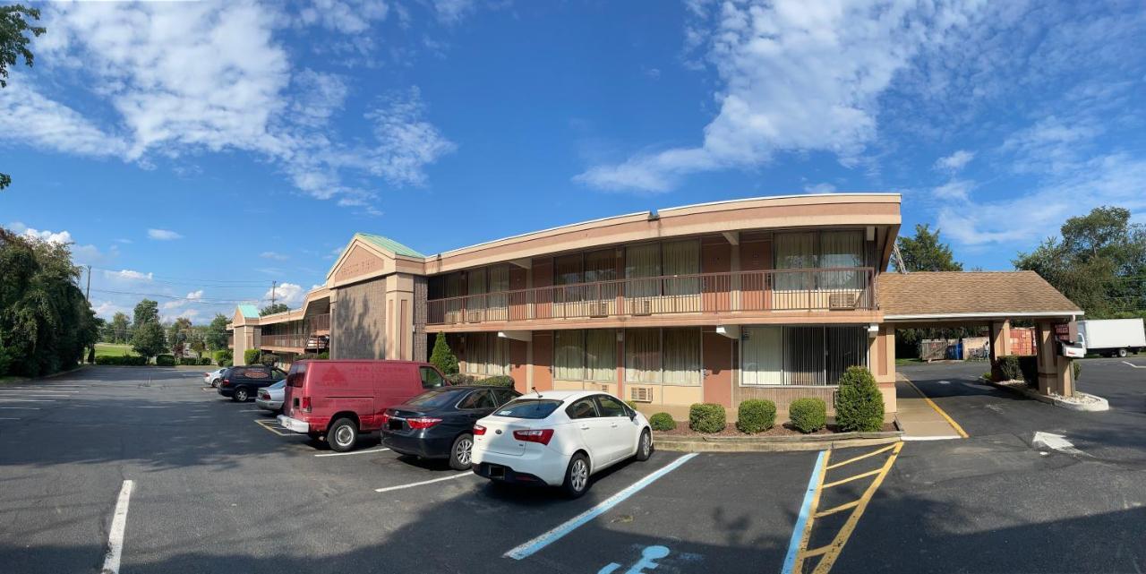 Travelers Inn South Brunswick Terrace Exteriör bild