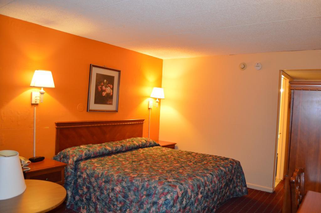 Travelers Inn South Brunswick Terrace Exteriör bild