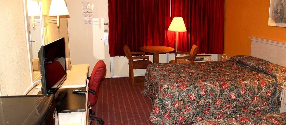Travelers Inn South Brunswick Terrace Exteriör bild