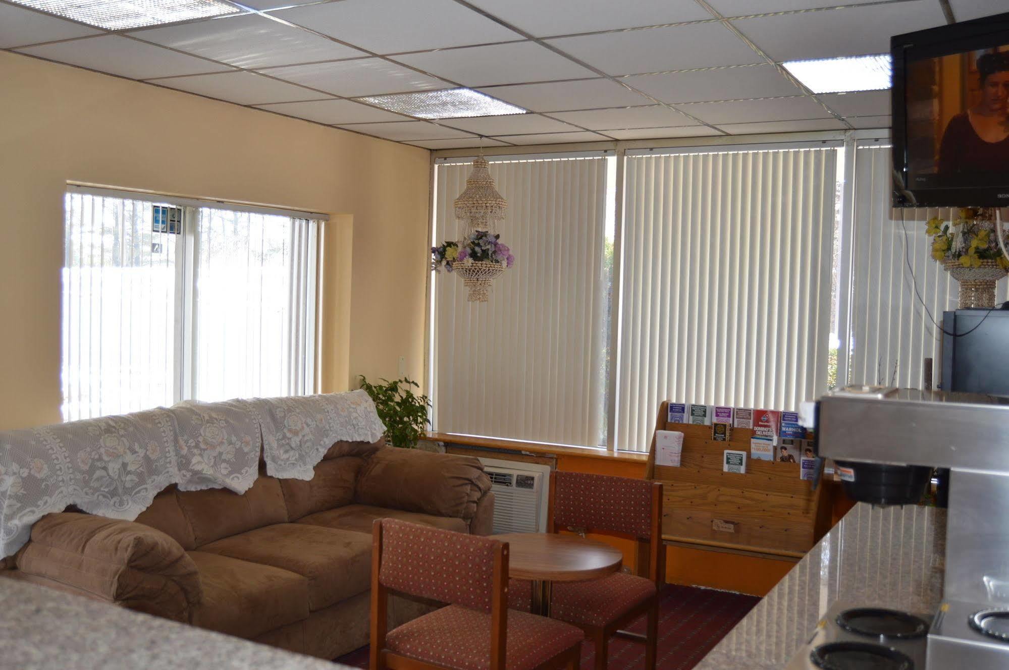 Travelers Inn South Brunswick Terrace Exteriör bild
