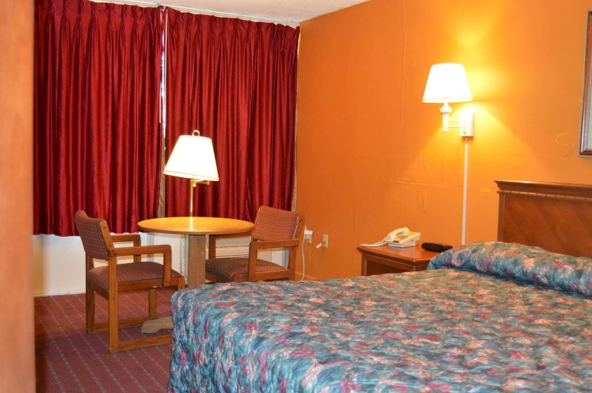Travelers Inn South Brunswick Terrace Exteriör bild